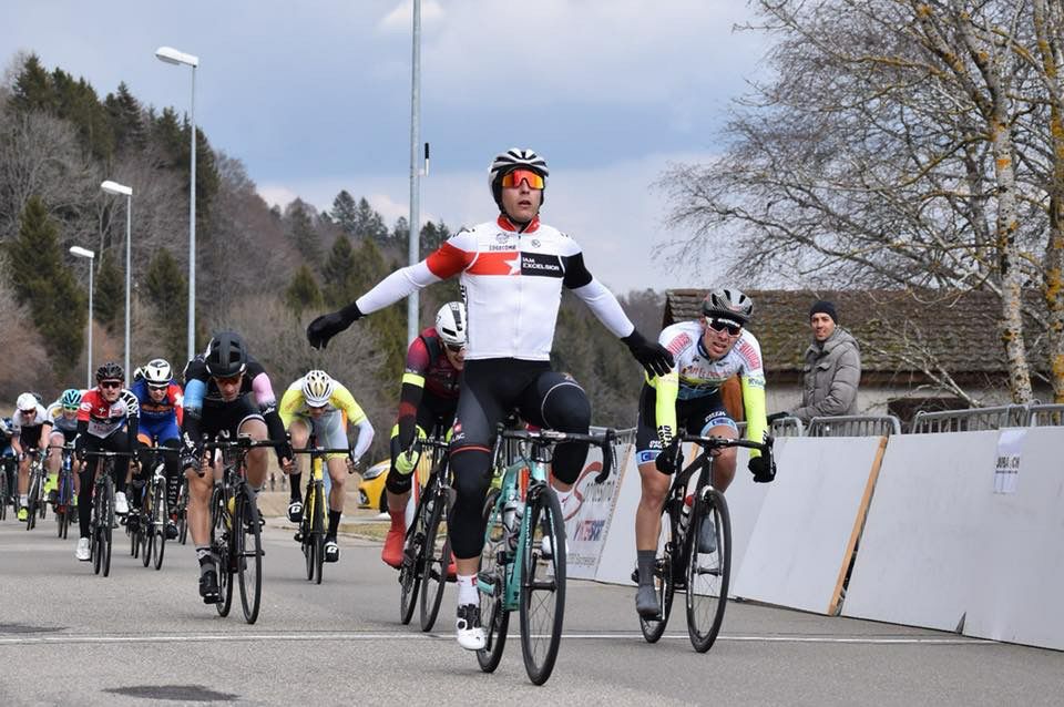 Giacomo Ballabio vince in Svizzera il Gp Crevoisier