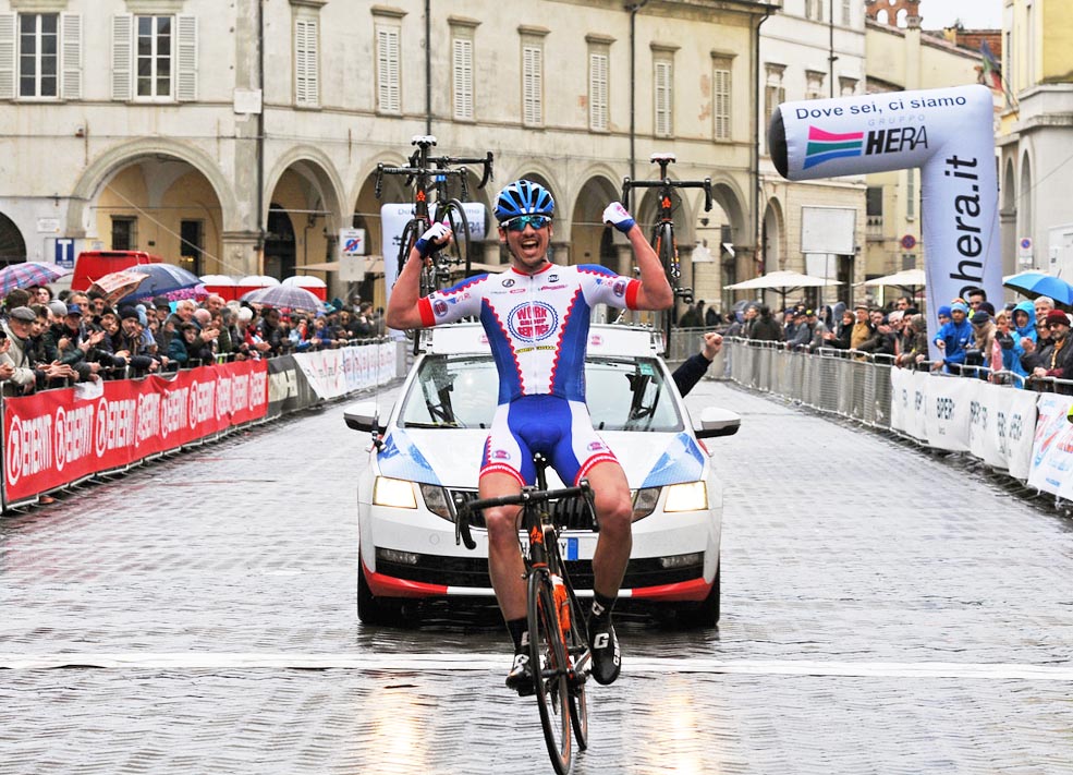 Samuele Manfredi vince la Gran Fondo Cassani Giovani