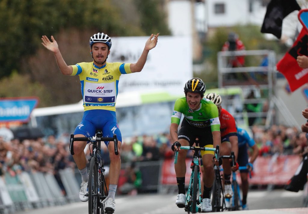 Julian Alaphilippe vince la seconda tappa del Giro dei Paesi Baschi