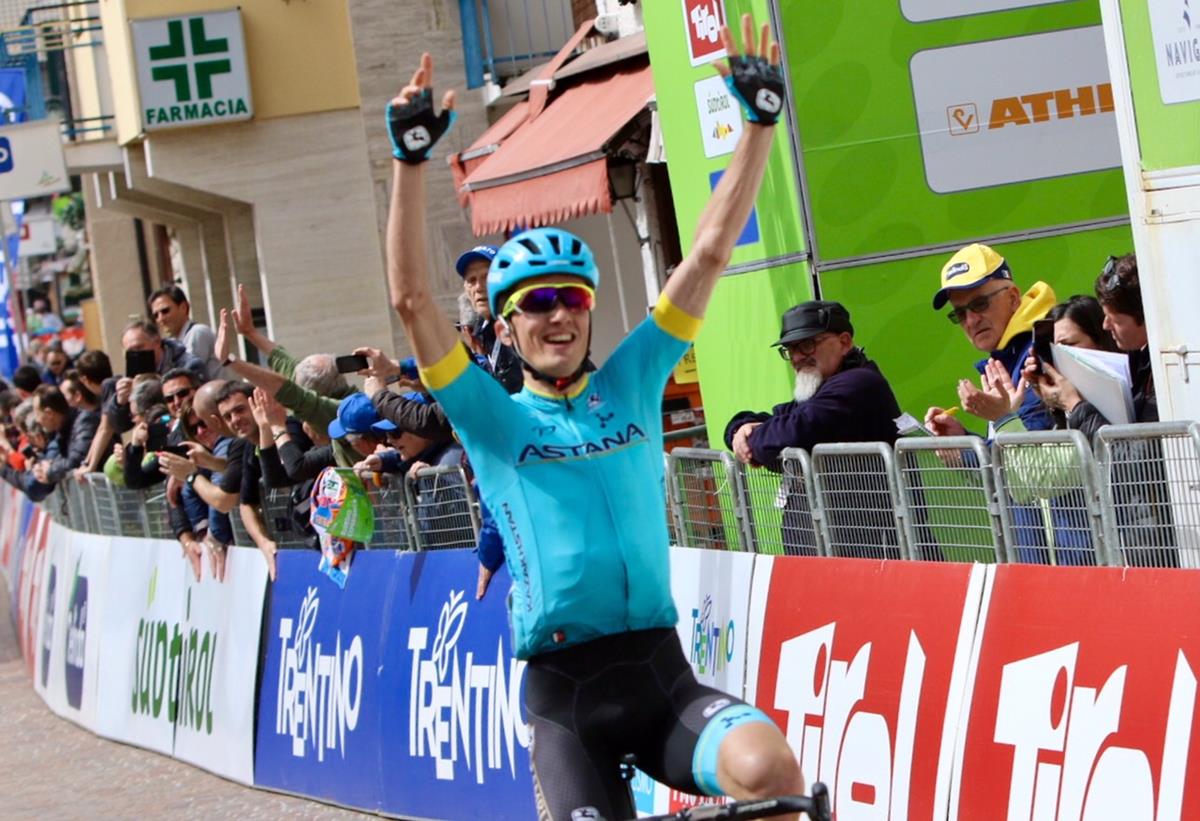 Pello Bilbao vince la prima tappa del Tour of the Alps