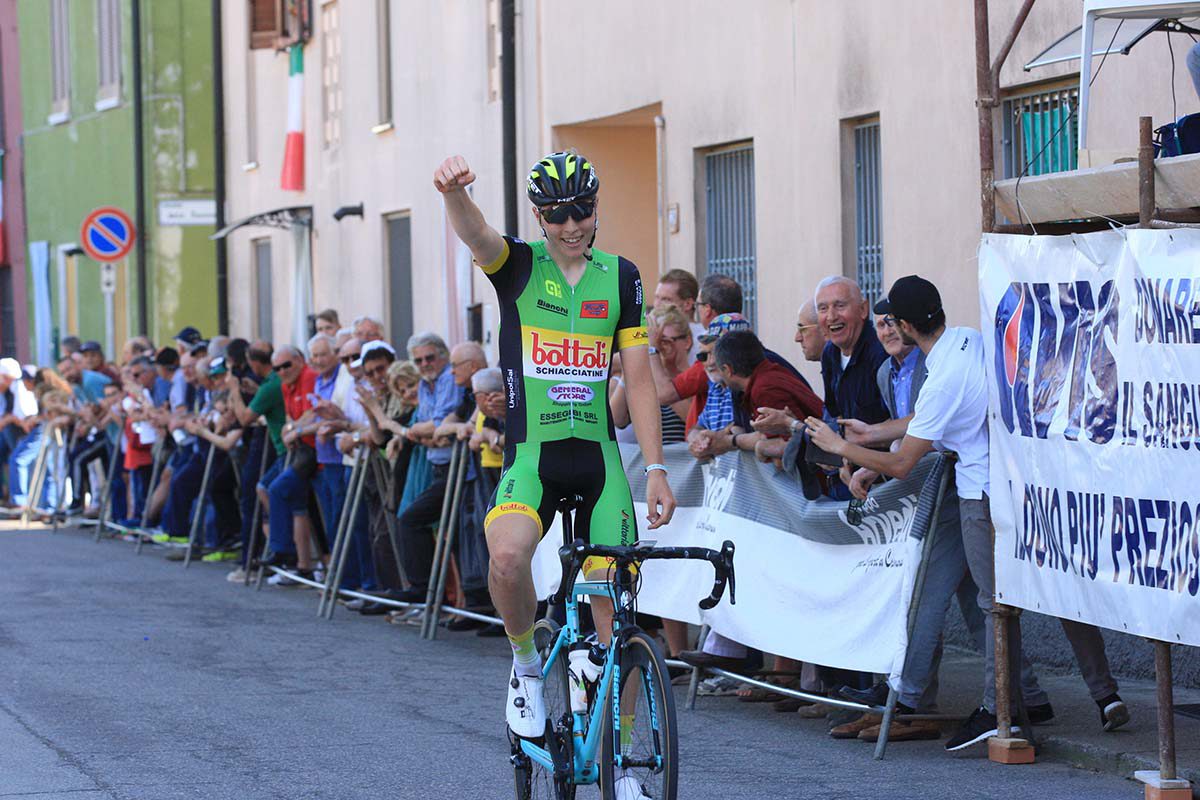 Il danese Rasmus Byriel Iversen vince a Pessina Cremonese