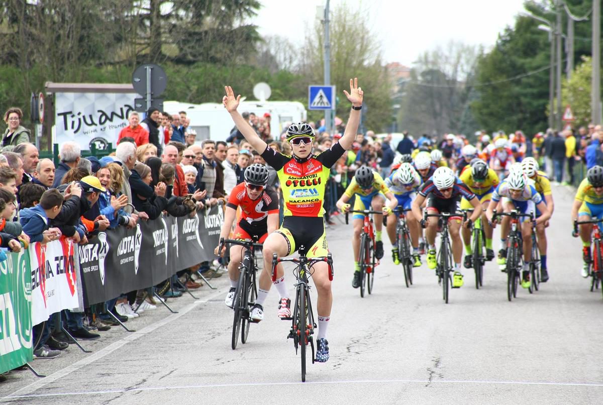La vittoria di Giosuè Epis nella gara Allievi di Correzzana