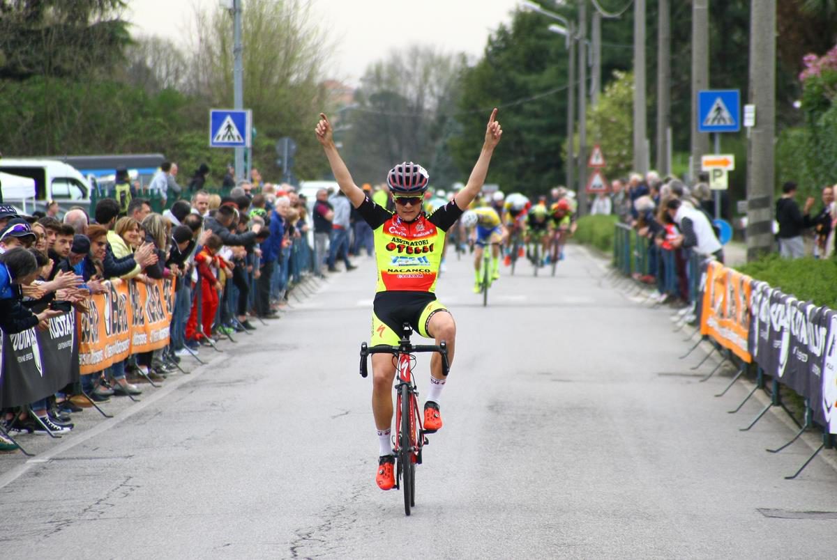 La vittoria di Davide Facchini a Correzzana