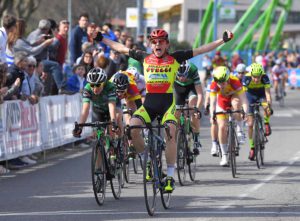 Luca Rezzaghi vince a Camignone