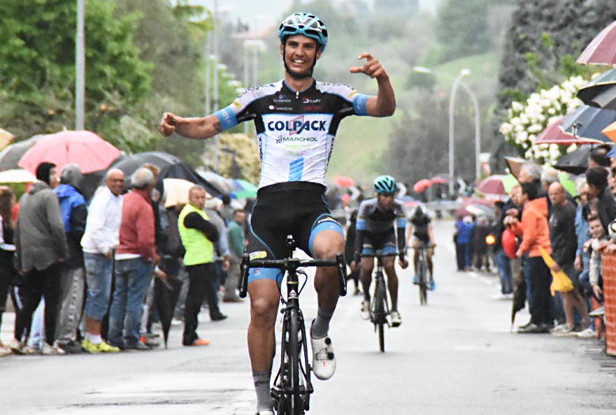 Andrea Toniatti vince a Penna