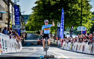 Remco Evenepoel vince la prima tappa del Trophée Centre Morbihan