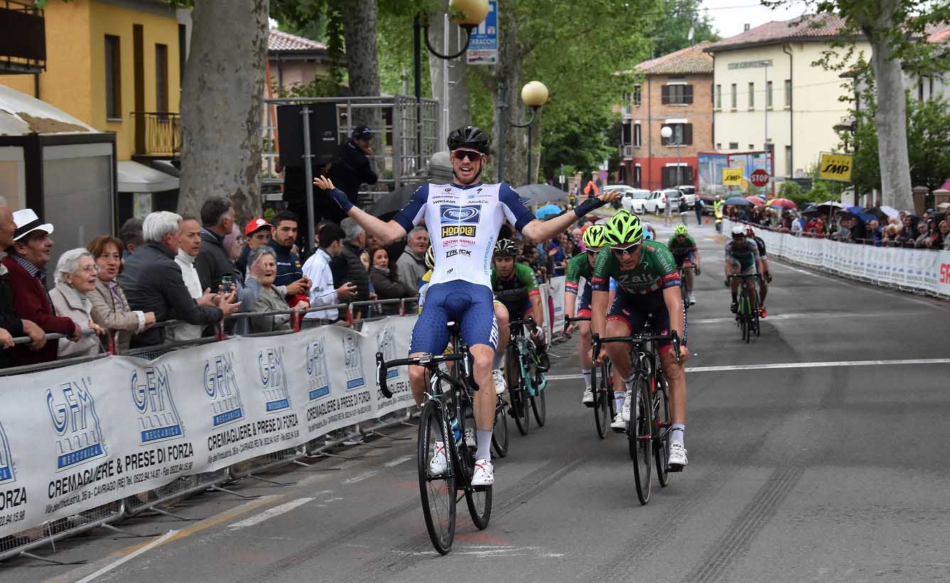 La vittoria di Leonardo Fedrigo a Praticello di Gattatico