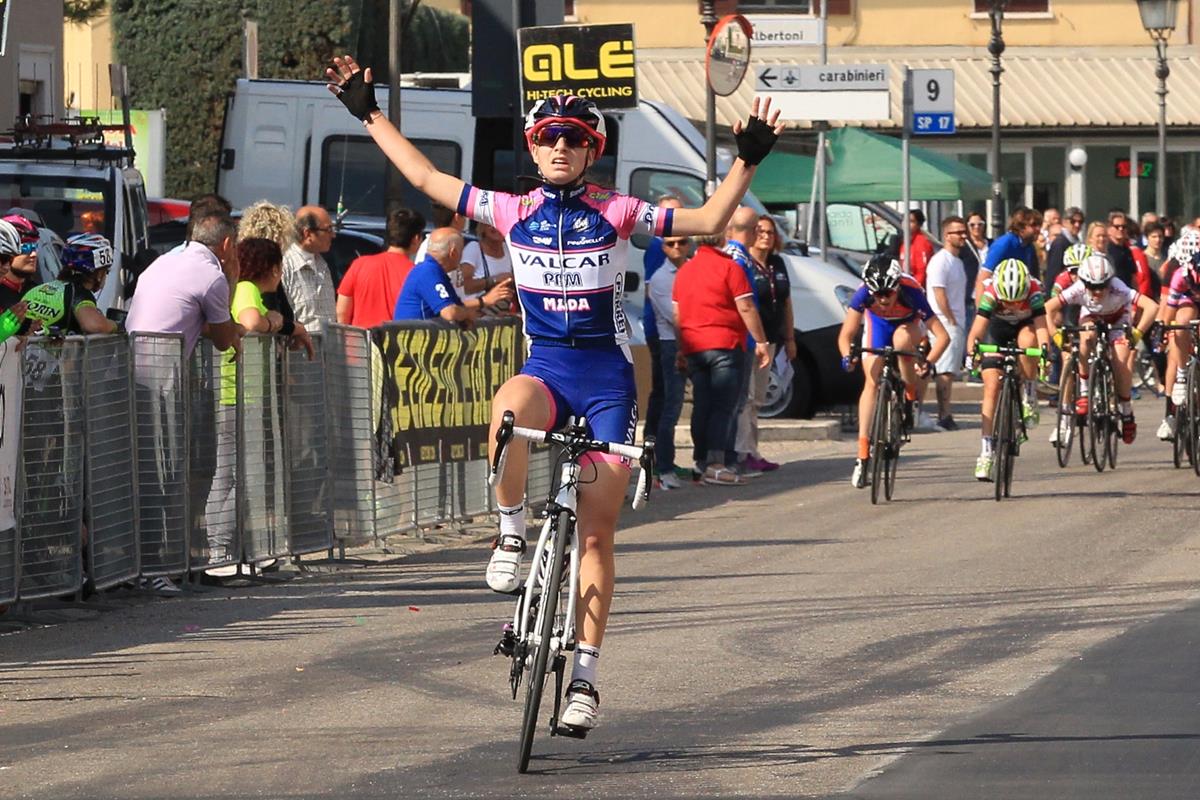 L'assolo dell'esordiente Francesca Pellegrini a Gazoldo degli Ippoliti