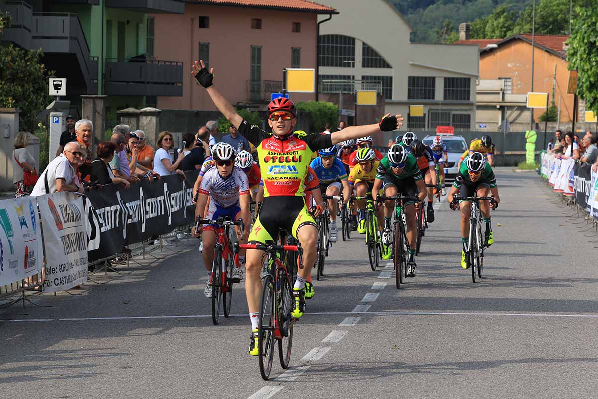Luca Rezzaghi vince a Nembro