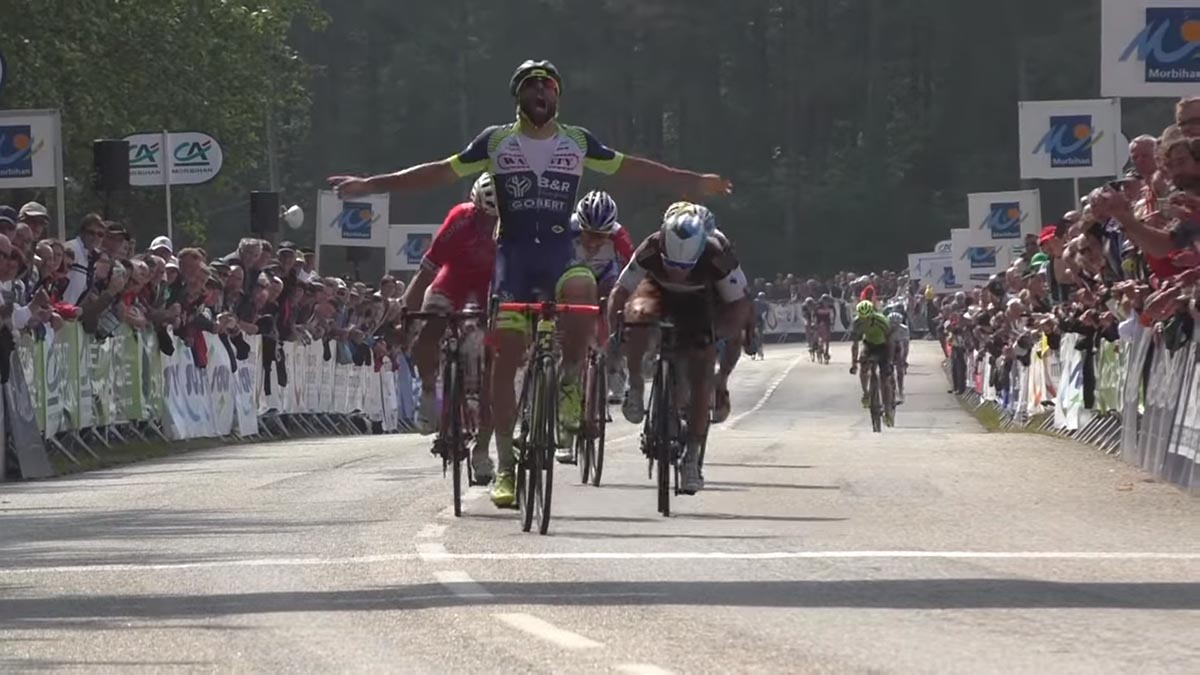Andrea Pasqualon vince il Grand Prix de Plumelec-Morbihan