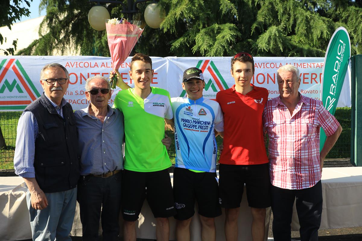 Il podio Juniores della crono di Ospitaletto vinta da Tomas Trainini