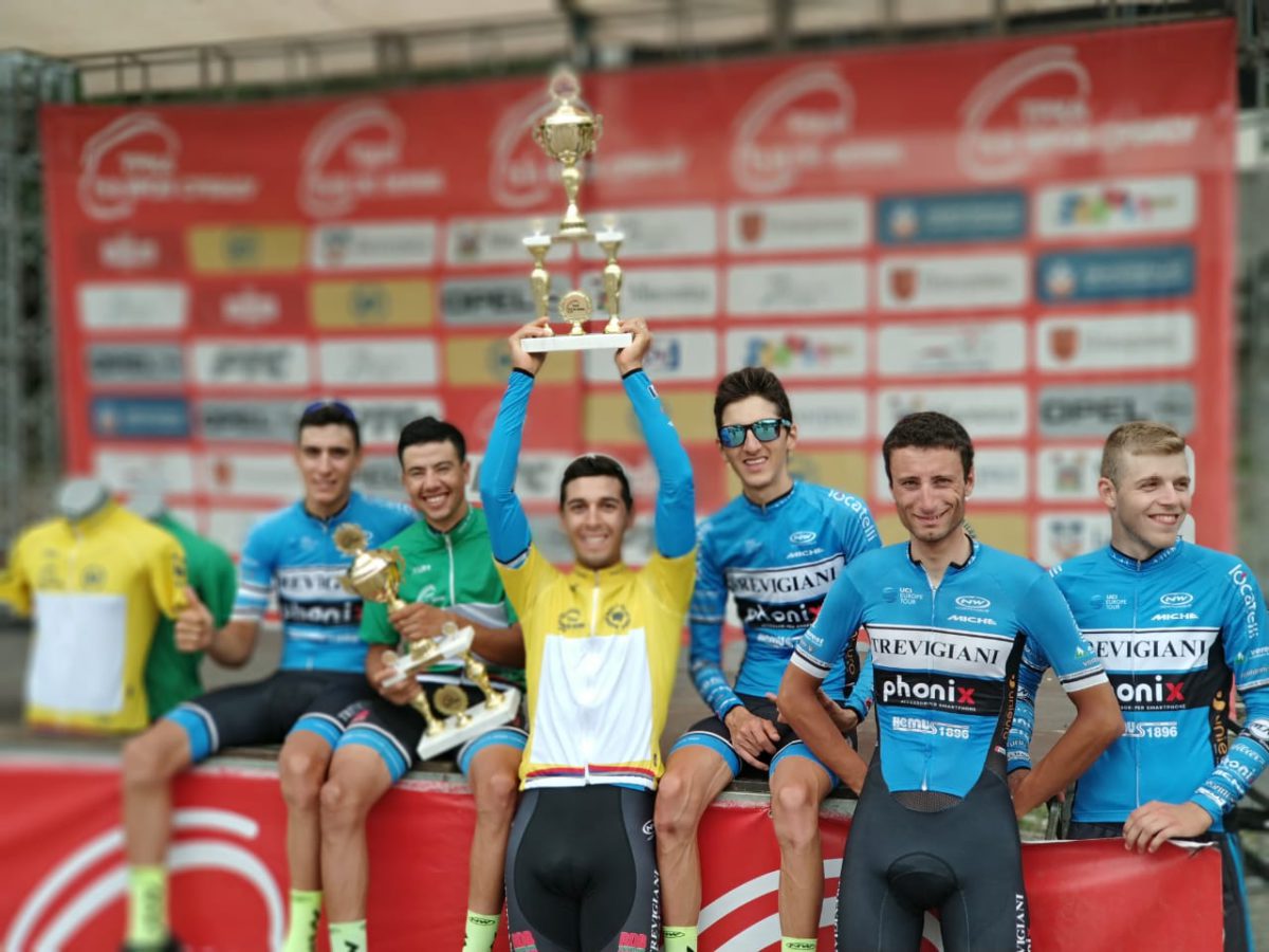 German Nicolas Tivani festeggia la vittoria del Tour of Serbia