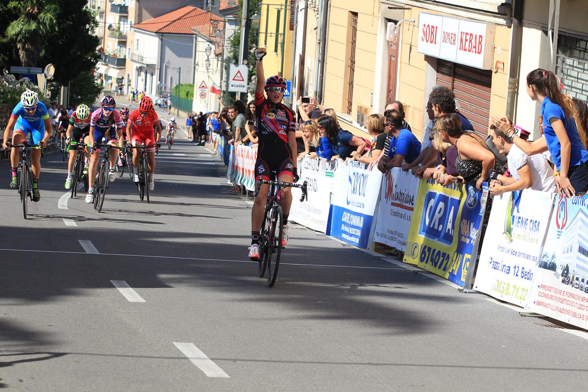 Giulia Raimondi vince tra le Donne Esordienti a Bedizzole