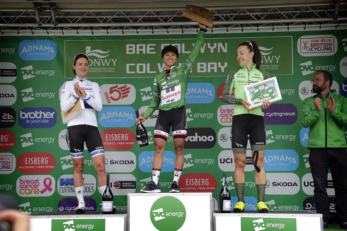 Il podio finale dell'OVO Energy Women's Tour 2018 vinto da Coryn Rivera