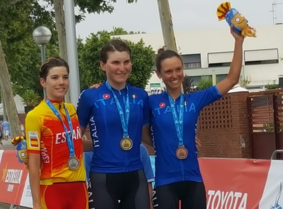 Il podio femminile della prova in linea dei Giochi del Mediterraneo Tarragona 2018 vinta da Elisa Longo Borghini