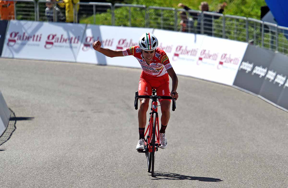 Ivan Sosa vince al Passo Giau la terza tappa dell'Adriatica Ionica Race