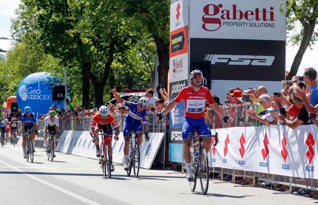 Elia Viviani vince la quarta tappa dell'Ardiarica Ionica Race 2018
