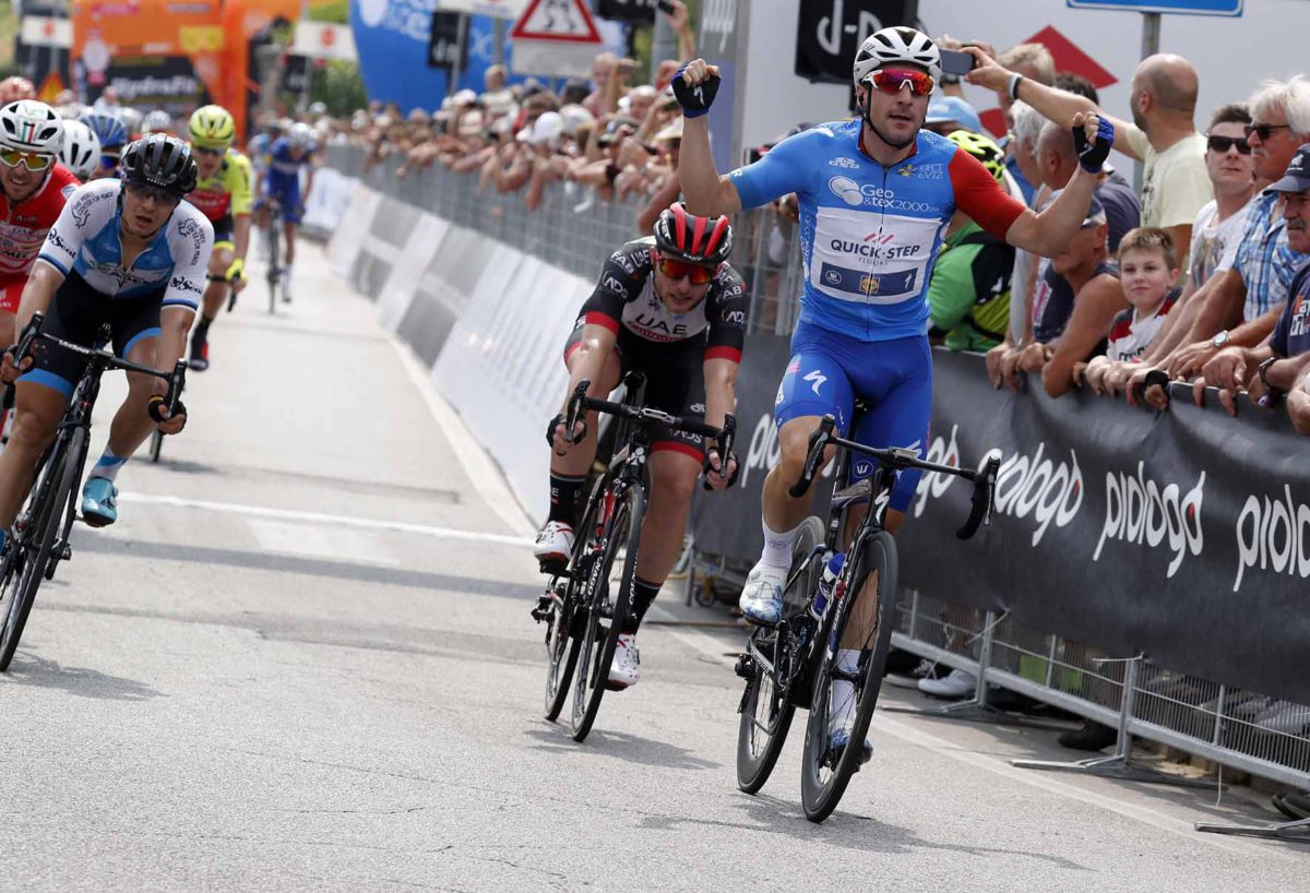 Elia Viviani vince la seconda tappa dell'Adriatica Ionica Race 2018