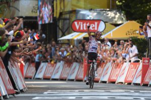 Julian Alaphilippe vince la sedicesima tappa del Tour de France 2018