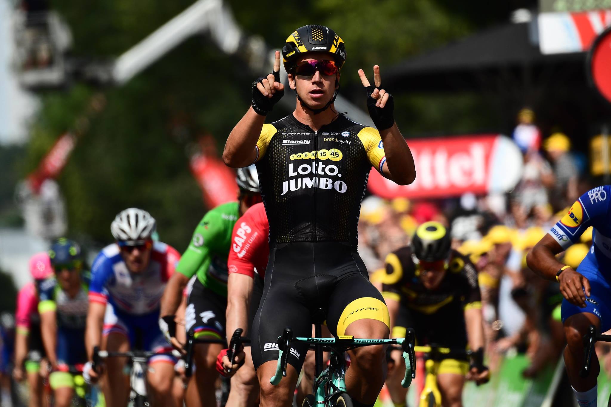 Dylan Groenewegen vince l'ottava tappa del Tour de France 2018