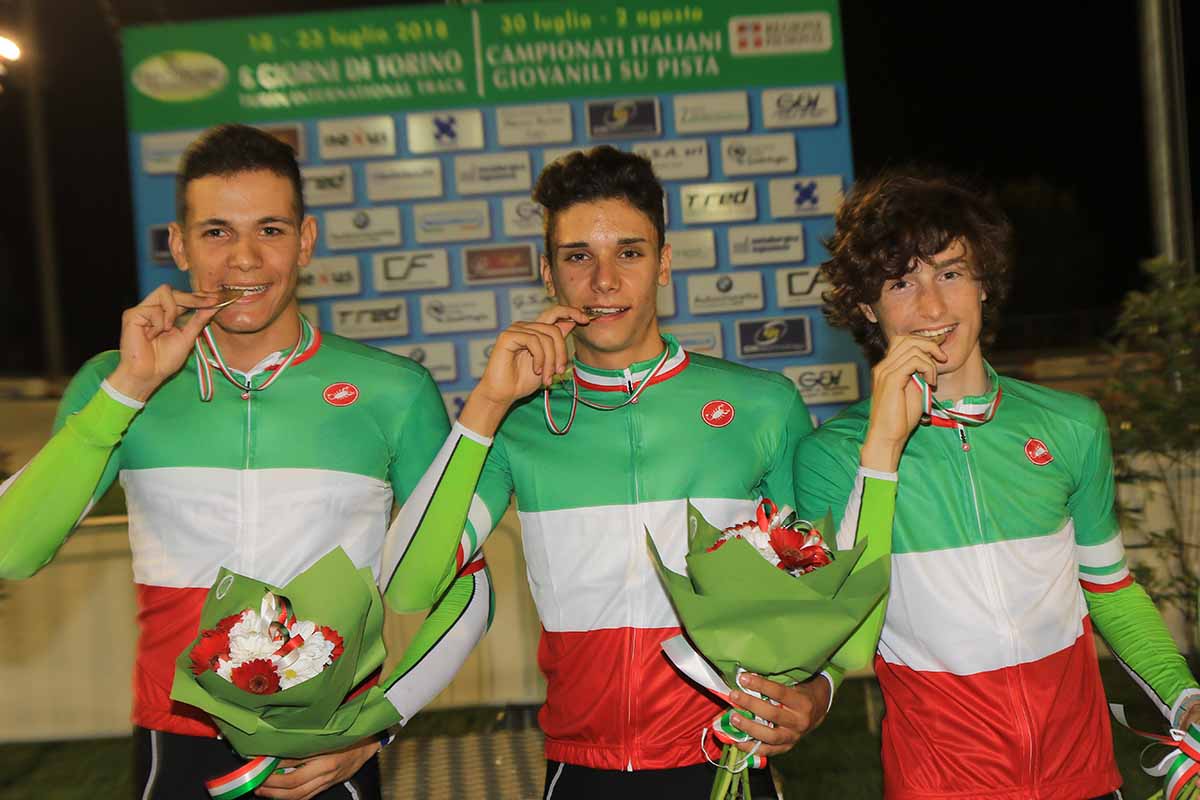 Da sinistra: Devlyn Chiappa, Andrea D'Amato e Samuel Quaranta, campioni italiani Velocità a squadre Allievi