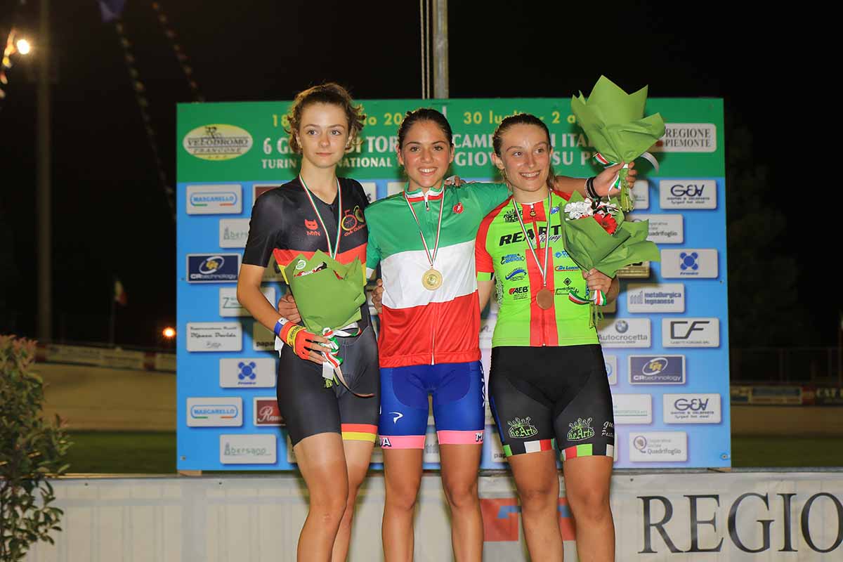 Il podio del Campionato Italiano Corsa a punti Donne Esordienti vinto da Stella Greco