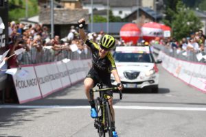 Amanda Spratt vince la sesta tappa del Giro Rosa 2018 a Gerola Alta