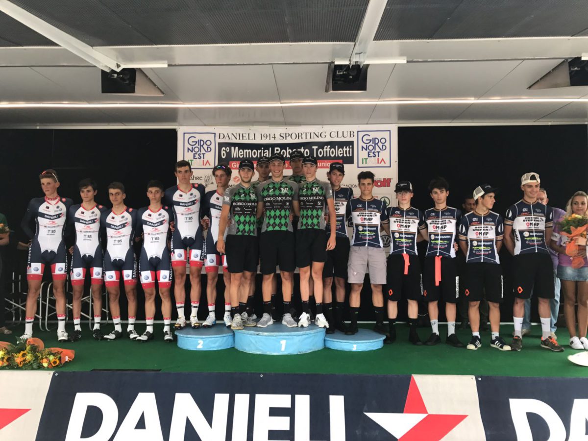 Il podio della prima tappa del Giro del Nord Est d'Italia, la cronosquadre vinta dalla Borgo Molino