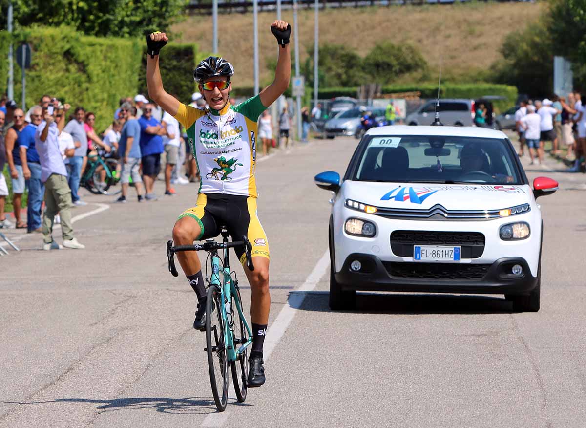 Matteo Montefiori vince la gara Allievi di Dossobuono