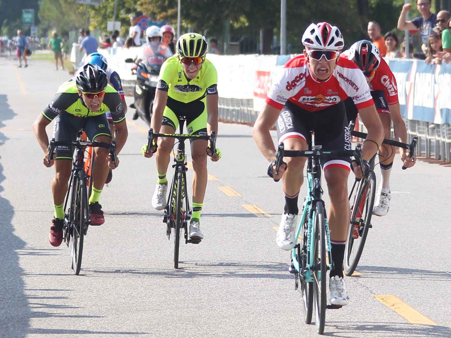 Jonathan Milan vince la seconda tappa del Giro del Norest
