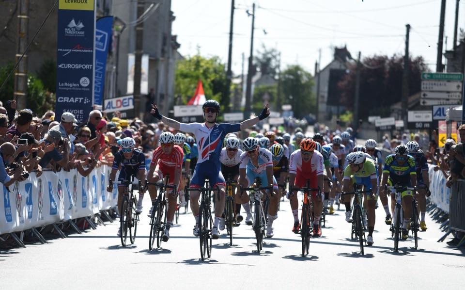 Matthew Gibson vince la quinta tappa del del Tour de l'Avenir