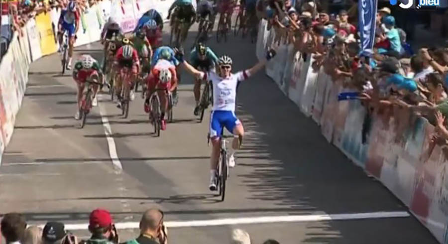 Arnaud Demare vince la terza tappa del Tour Poitou-Charentes