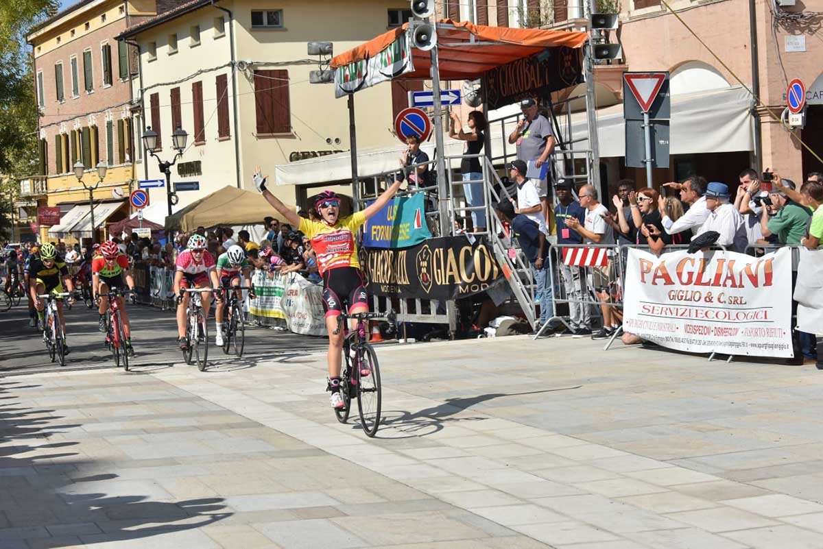 Giulia Raimondi vince la gara Donne Esordienti di Formigine