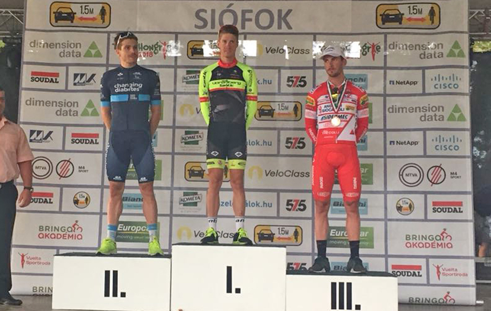 Il podio del prologo del Giro d'Ungheria vinto da Patrick Schellin