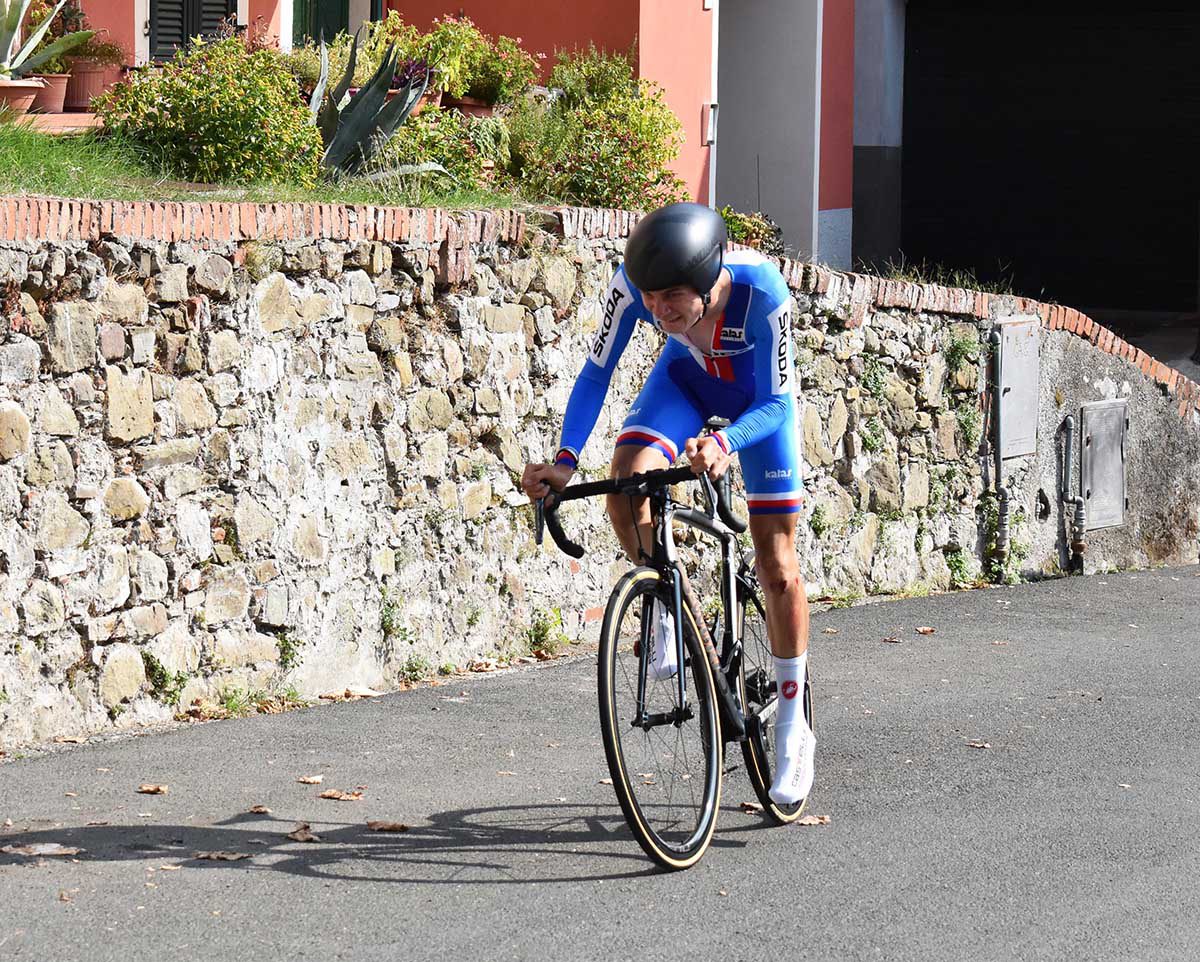 Karel Vacek in azione nella cronoscalata del Giro della Lunigiana