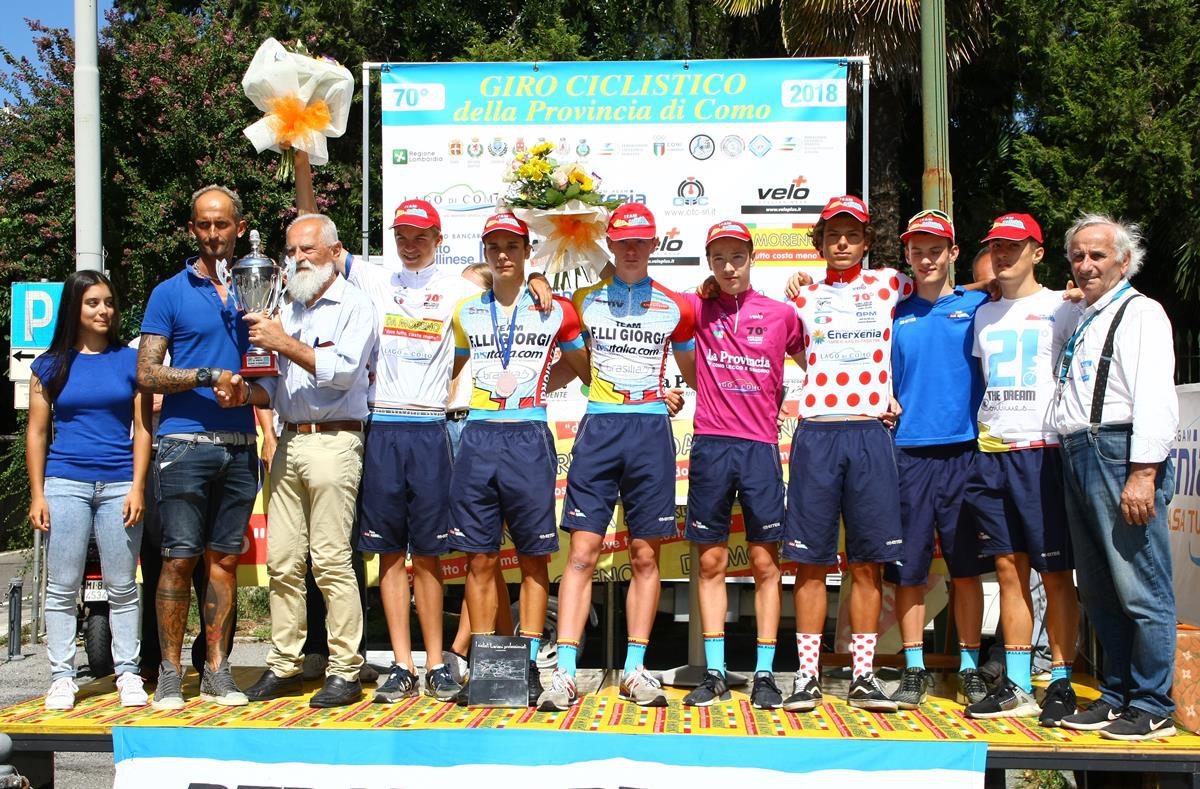 La premiazione finale del Team Giorgi al Giro della Provincia di Como