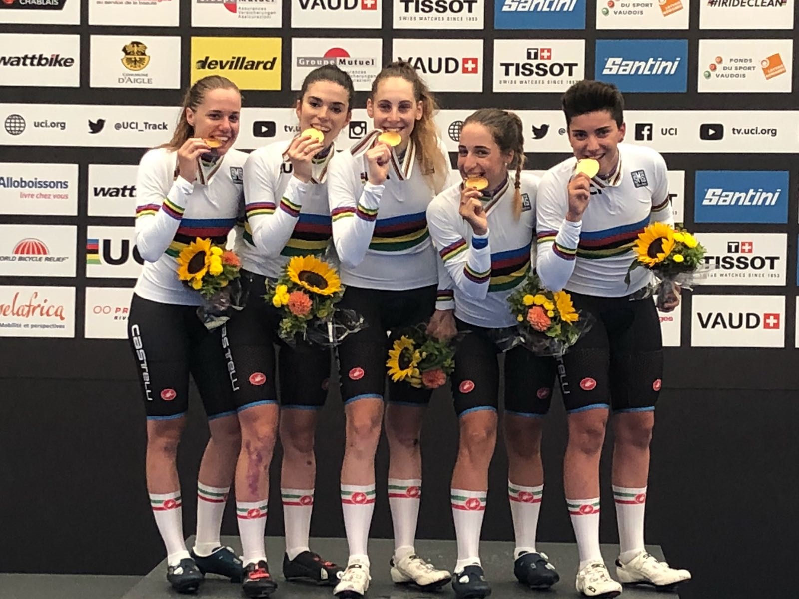 Il quartetto Donne Junior campione del mondo ad Aigle nell'Inseguimento a squadre