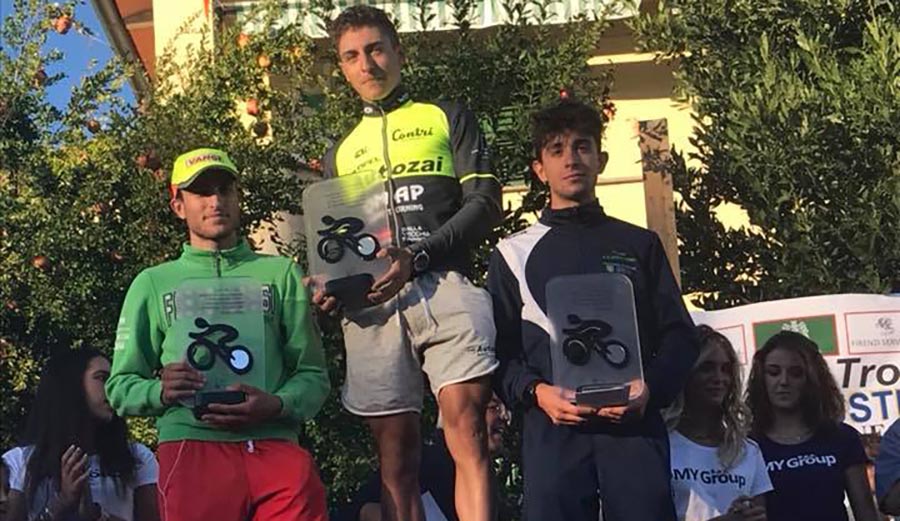 Il podio di Rignano sull'Arno con la vittoria di Mattia Petrucci