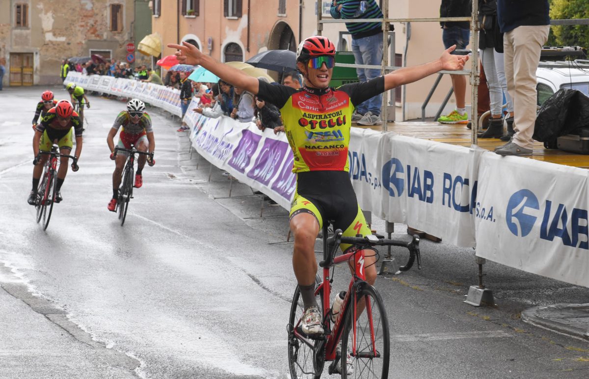 Andrea Luca Giuliani vince la gara Juniores di Calvagese della Riviera
