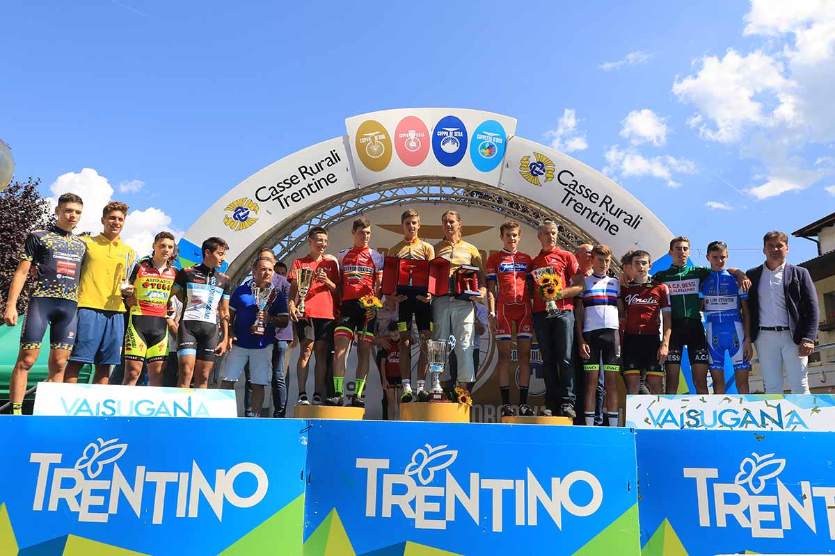 Il podio della Coppa d'Oro 2018 con le autorità
