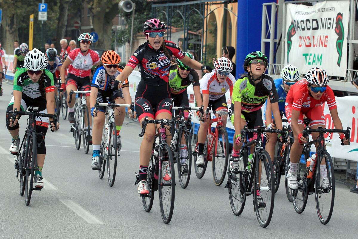 Giulia Raimondi vince la gara Donne Esordienti di Racconigi