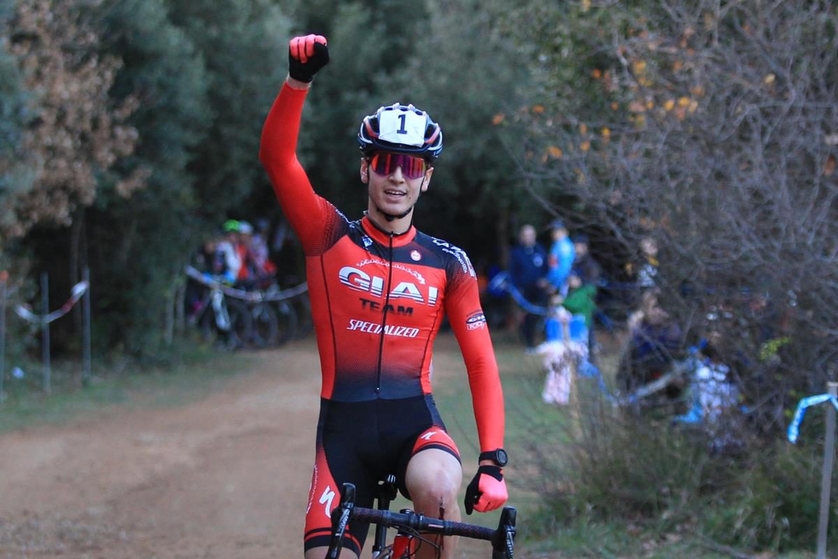 Marco Pavan vince a Le Manie (foto Fabiano Ghilardi)