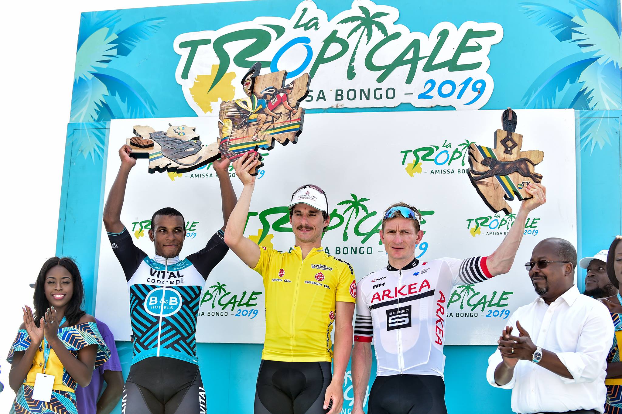 Il podio finale della Tropicale Amissa Bongo 2019 vinta da Niccolò Bonifazio