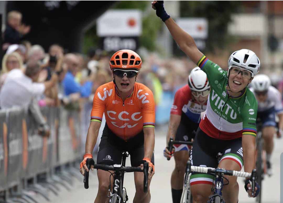 Marta Bastianelli supera Marianne Vos nel Postnord Vargarda WestSweden Road Race