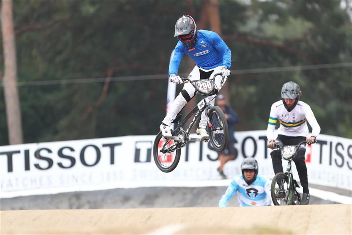 L'azzurro Giacomo Fantoni in azione al Mondiale BMX di Zolder