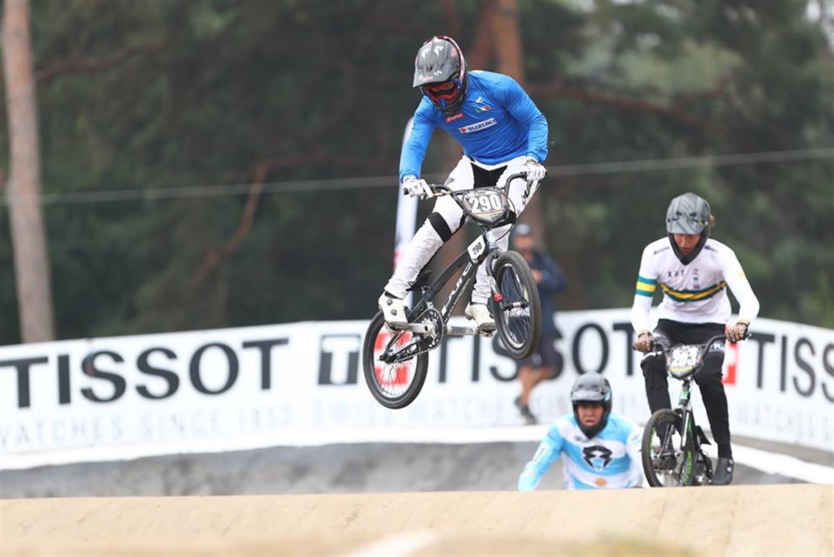 L'azzurro Giacomo Fantoni in azione al Mondiale BMX di Zolder