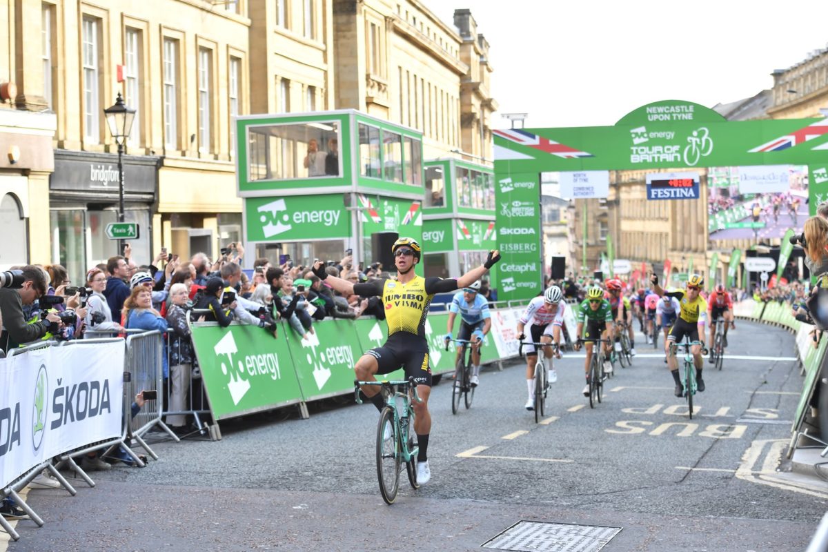 Dylan Groenewegen vince la terza tappa del Tour of Britain