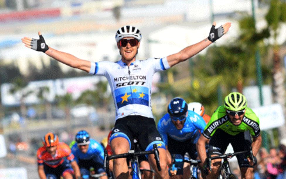 Matteo Trentin vince l'ultima tappa della Vuelta a Andalucia 2019