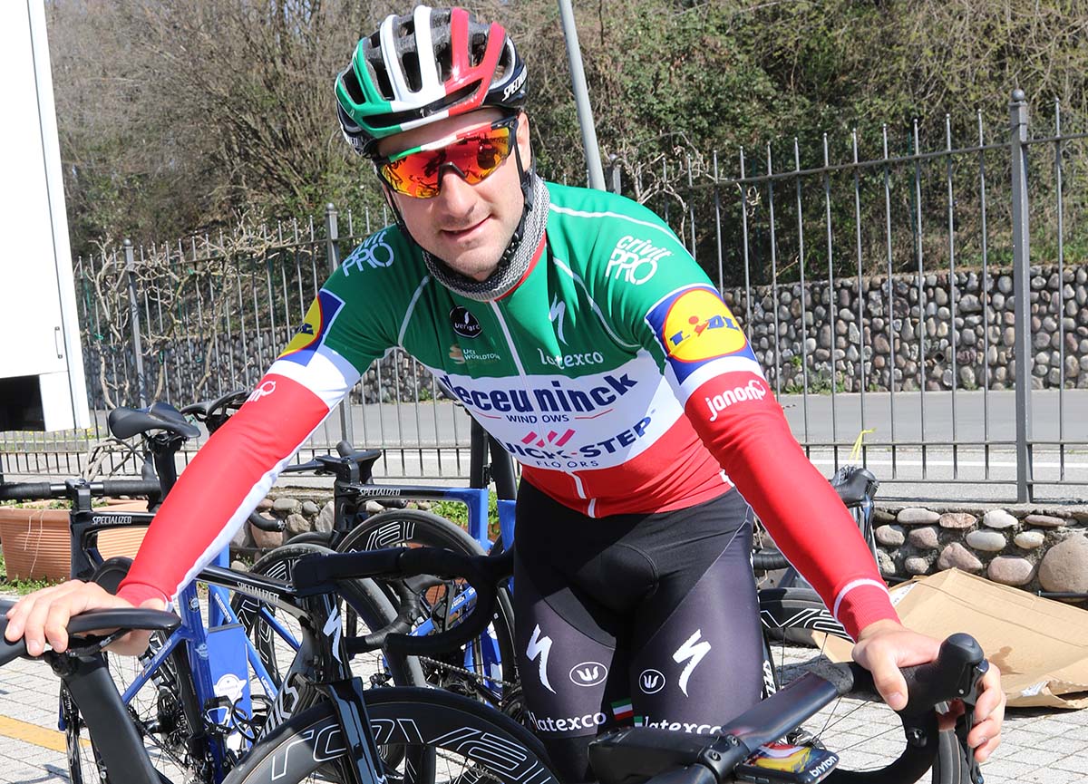 Elia Viviani prima della Milano-Sanremo (foto Photobicicailotto)