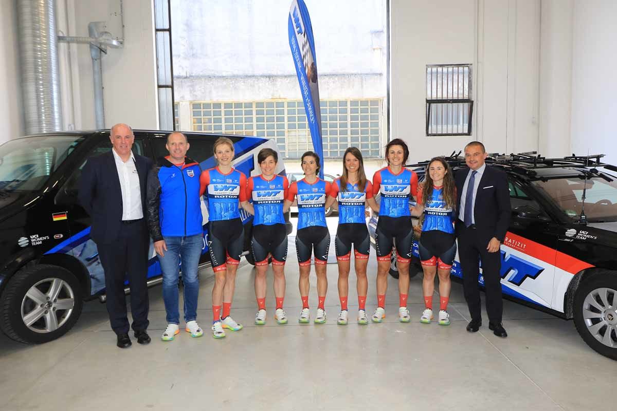 La squadra WNT Rotor Pro Cycling 2019 (foto Fabiano Ghilardi)